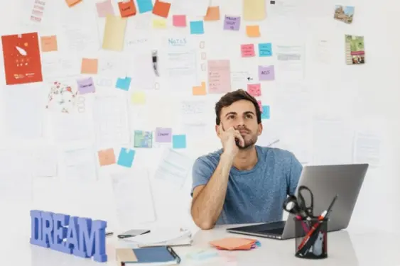 Tələbəlik müddətində pul qazana biləcəyiniz 7 Freelance iş