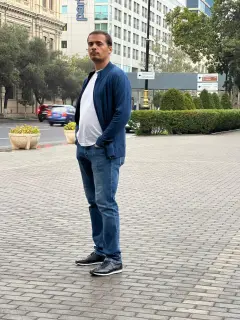 Rövşən Əliyev